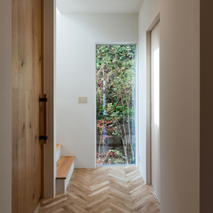 木と旅を愛する人の家